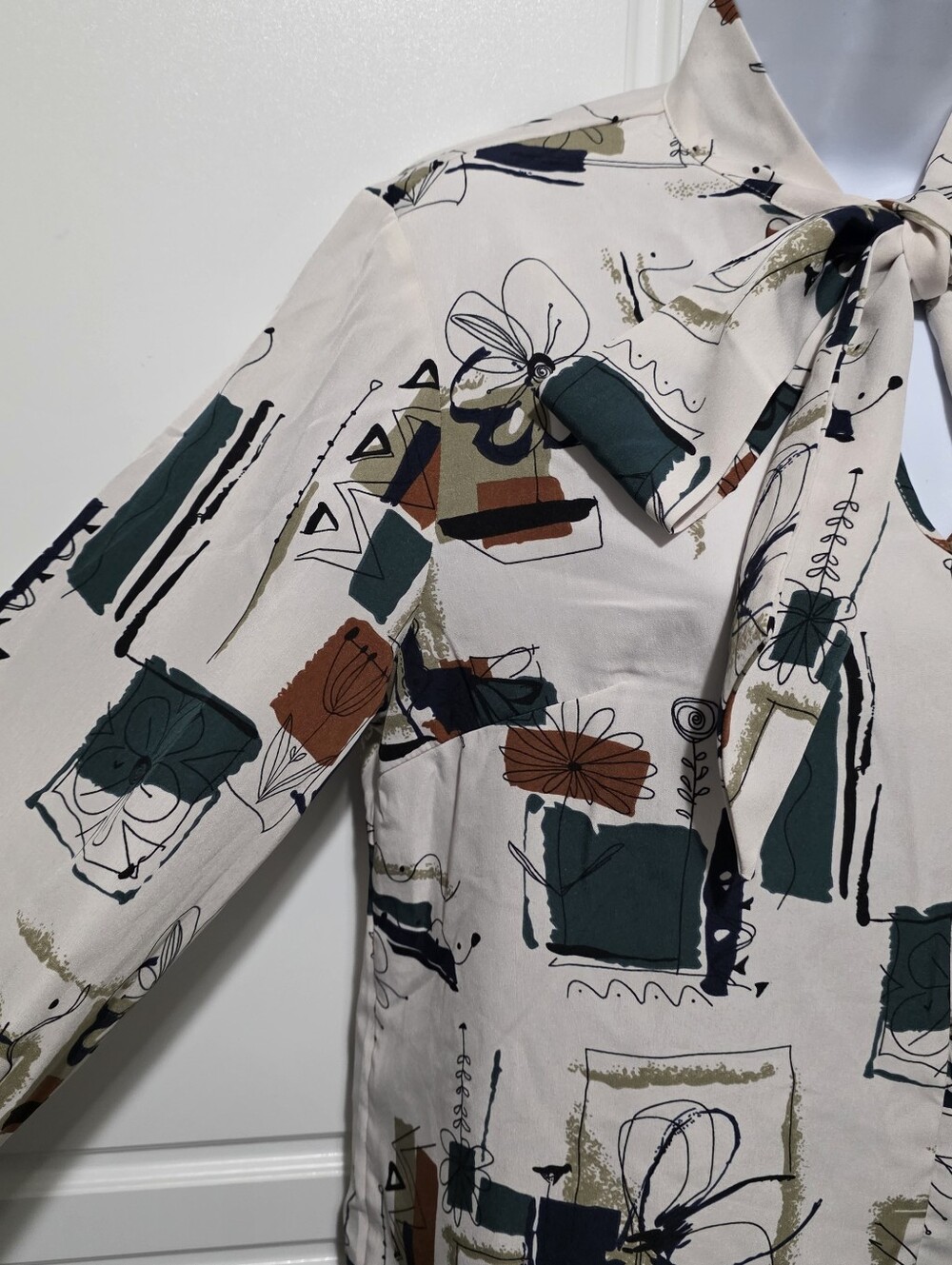 SHEIN Womens Ivory Abstract Geometric Artsy Sketch Print Tie Neck Longsleeve Top - Picture 5 of 16